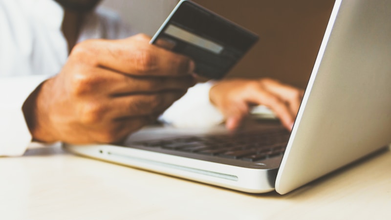 Cash vs. Card: What to Use When Traveling Abroad